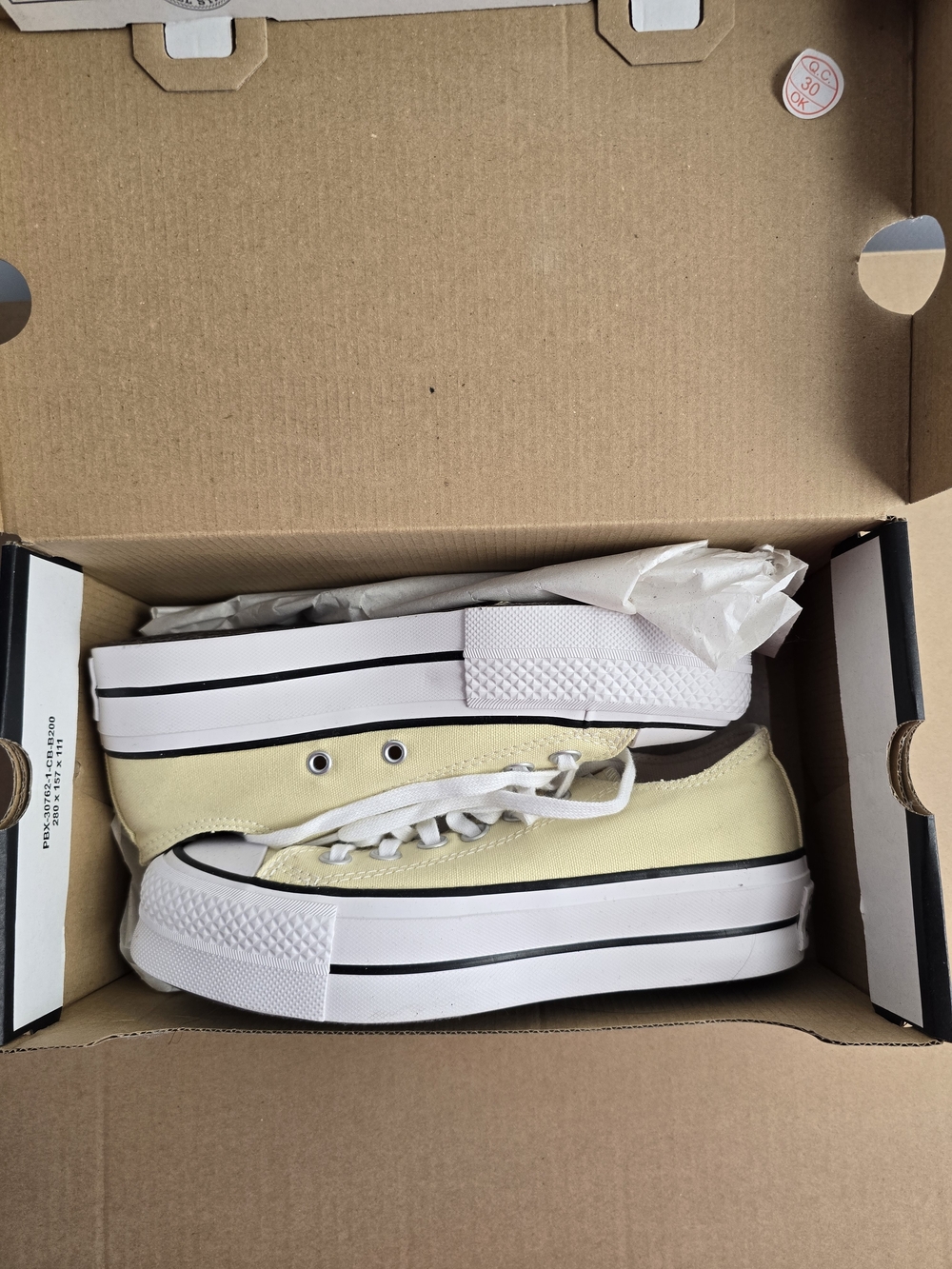Converse Low-Top Platform Canvas Sneakers Lemon Drop Black And White Size US 5